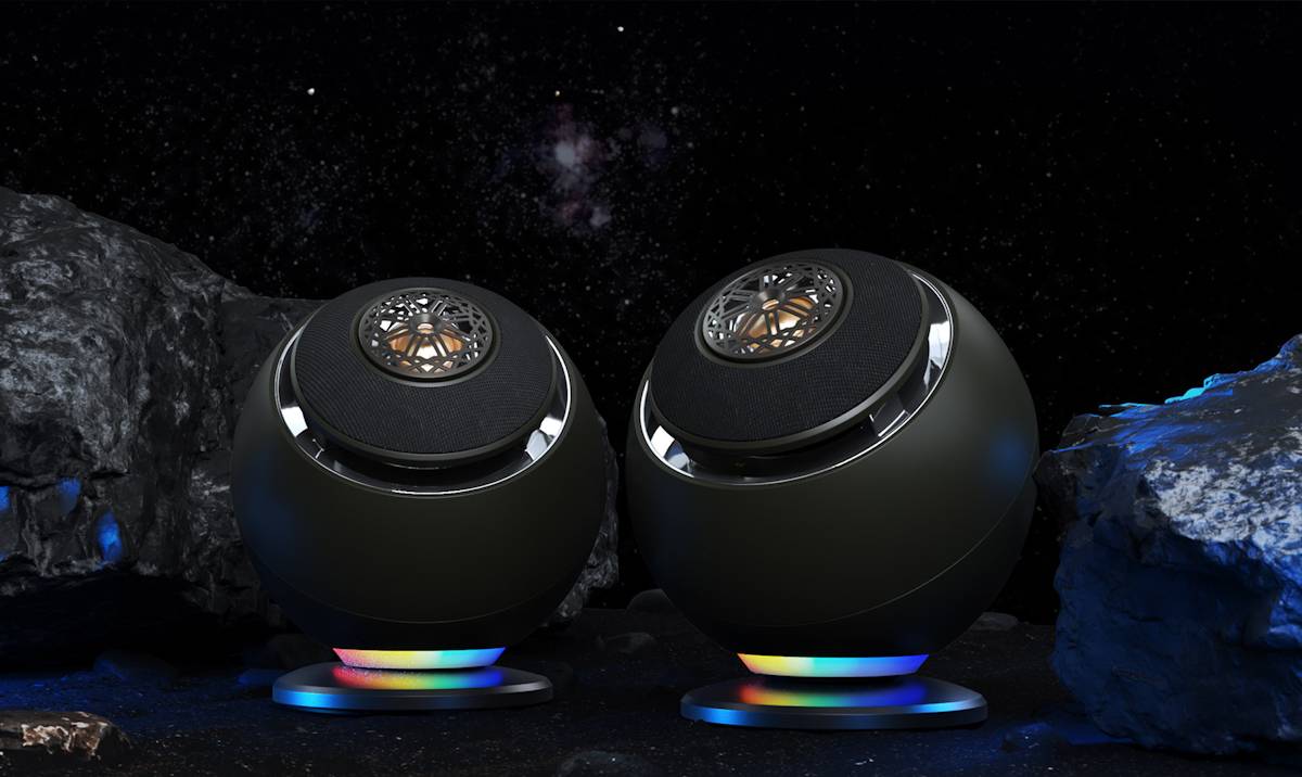 Creative Pebble Nova